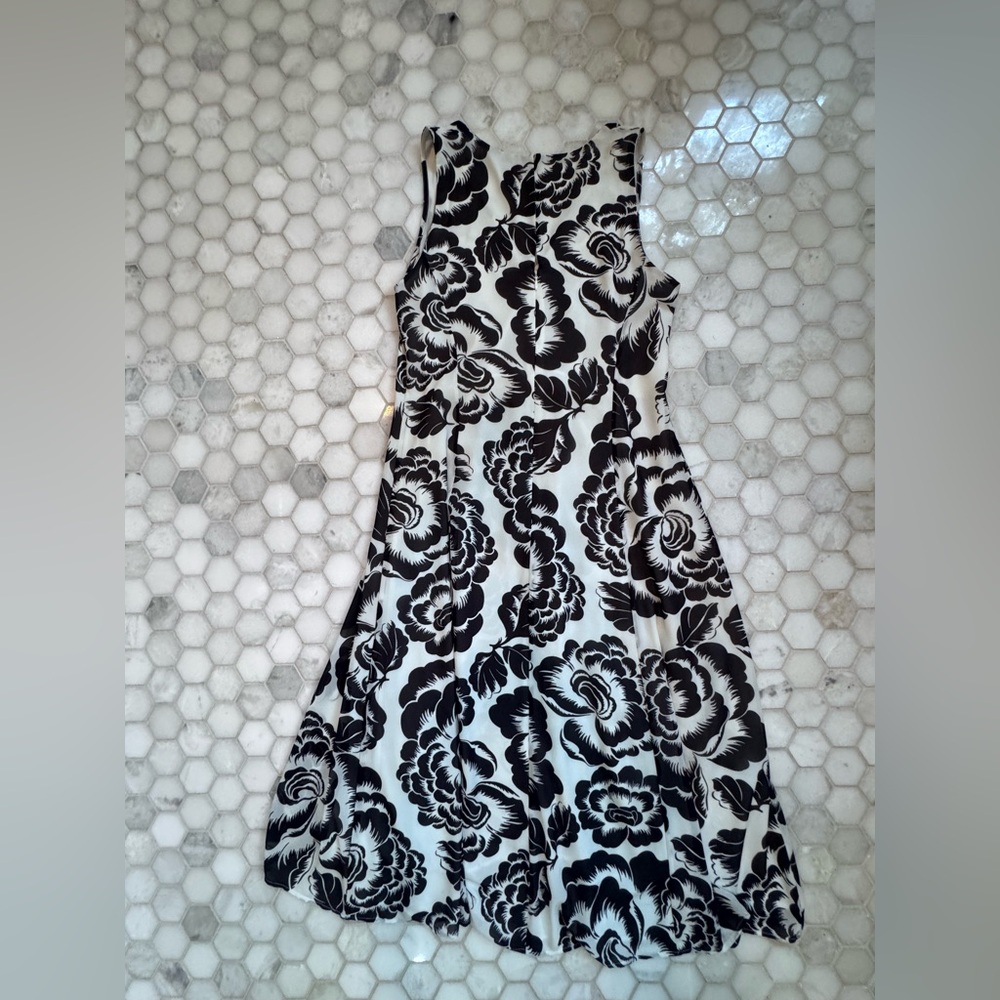 Ann Taylor Navy & White Floral Fit and Flare Dress Fully Lined Sleeveless - Picture 5 of 14
